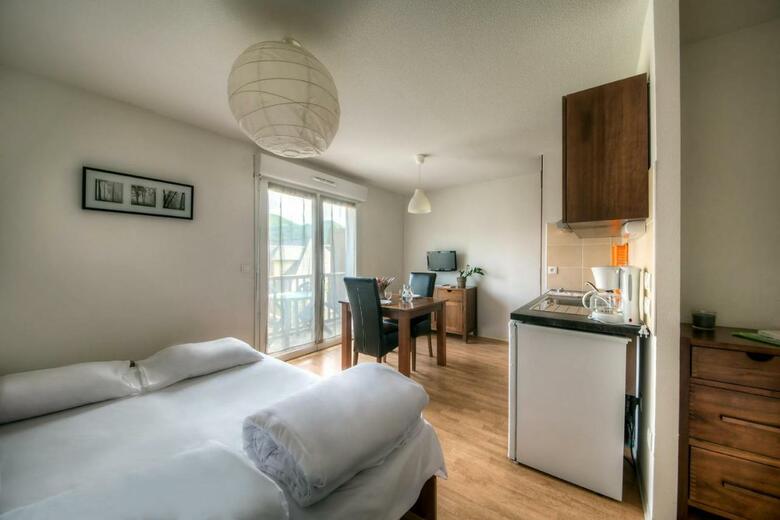 Aparthotel Z�nitude Hotel & R�sidence L'acacia Lourdes