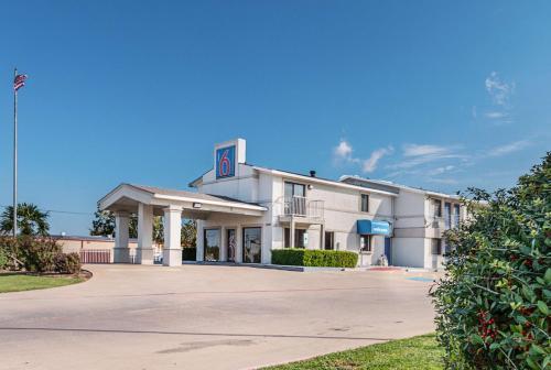 Motel 6 Dallas Desoto Lancaster