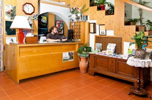 Hostal Hotel Marchi