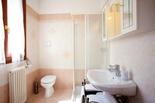 Hostal B&B By Max