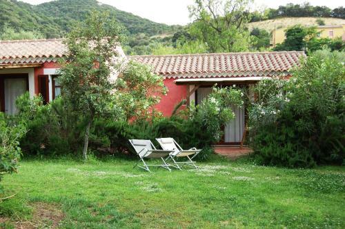Hostal Agriturismo L'aglientu B&B