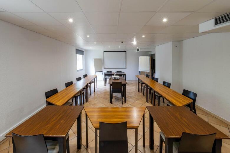Hotel Logis Le Mas De L'�toile Aubagne