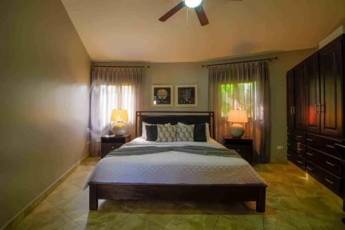 Hostal Residencial Casa Linda