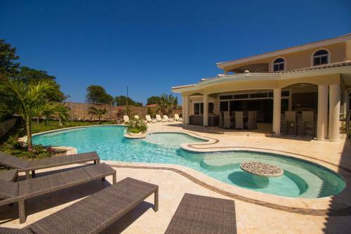 Hostal Residencial Casa Linda