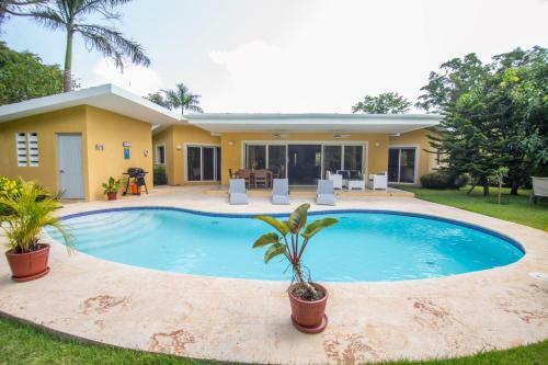 Hostal Residencial Casa Linda