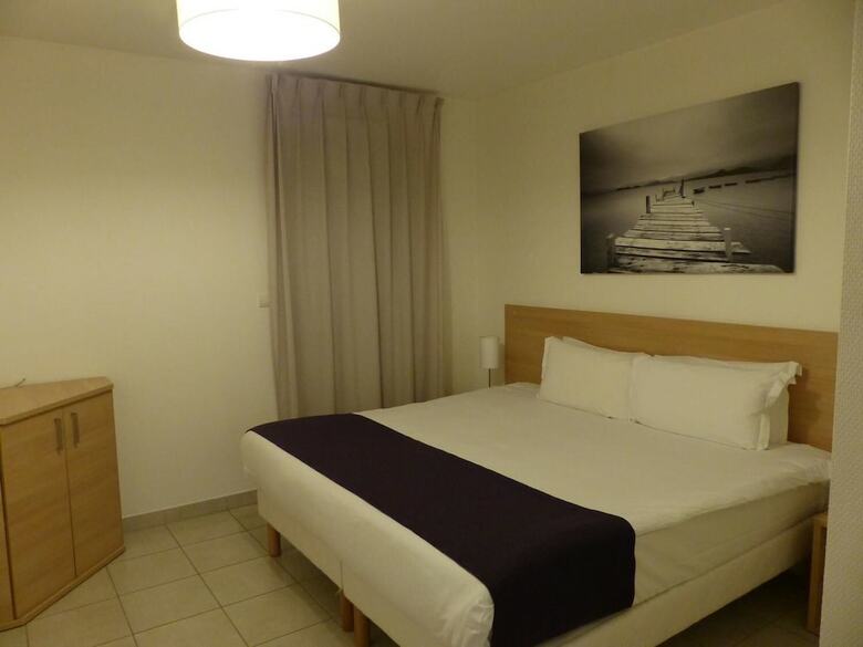 Hotel Comfort Suites Lyon Est Eurexpo