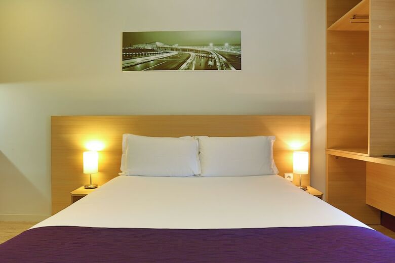 Hotel Comfort Suites Lyon Est Eurexpo