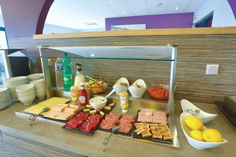 Hotel Comfort Suites Lyon Est Eurexpo