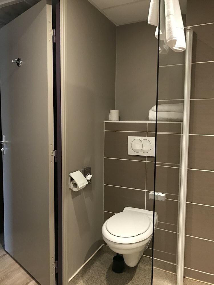 Hotel Comfort Suites Lyon Est Eurexpo