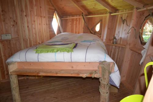 Hostal Cabanes Et Yourtes De La Vall�e De L'ance