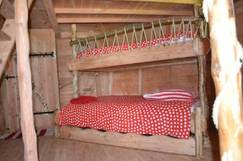 Hostal Cabanes Et Yourtes De La Vall�e De L'ance