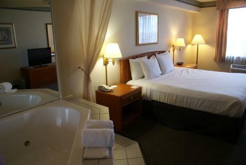Hotel Country Inn & Suites Lansing