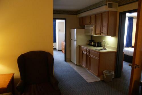 Hotel Country Inn & Suites Lansing
