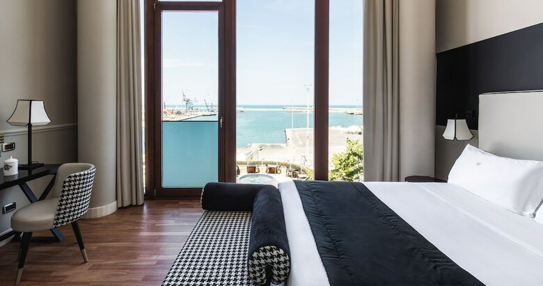 Seeport Hotel