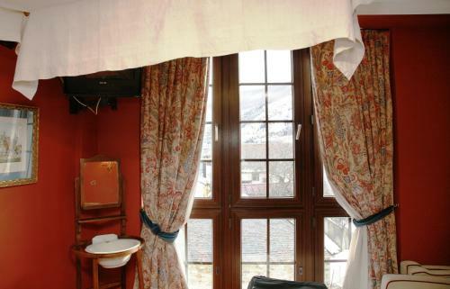 Hotel Almud (.)