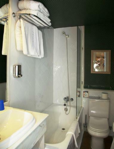 Hotel Almud (.)