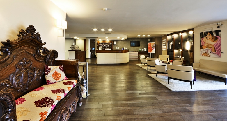 Hotel Regal Residence