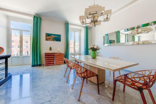 Apartement Place Massena