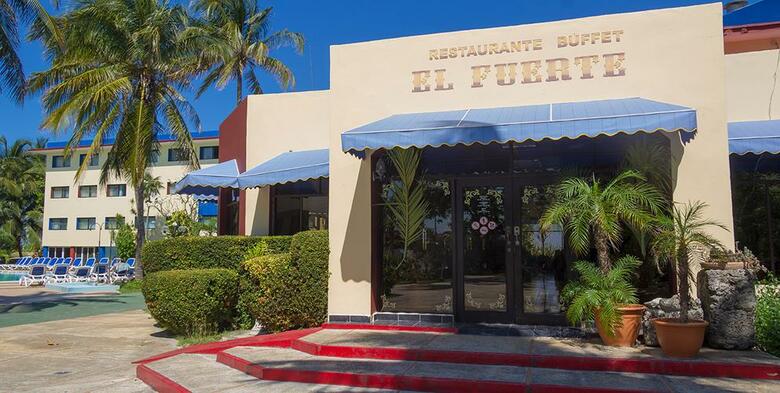 Hotel Club Tropical