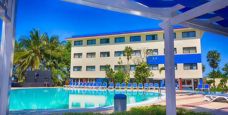 Hotel Club Tropical