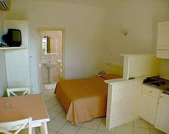 Hotel Palm Village