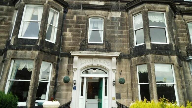 Hostal Alexander Guest House