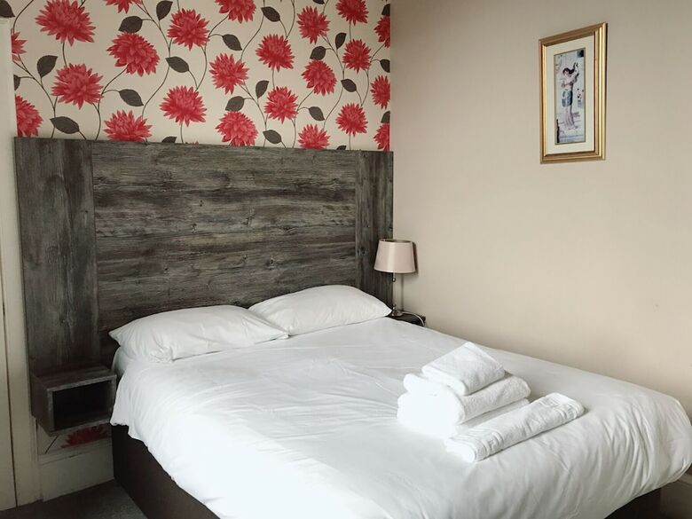 Hostal Alexander Guest House