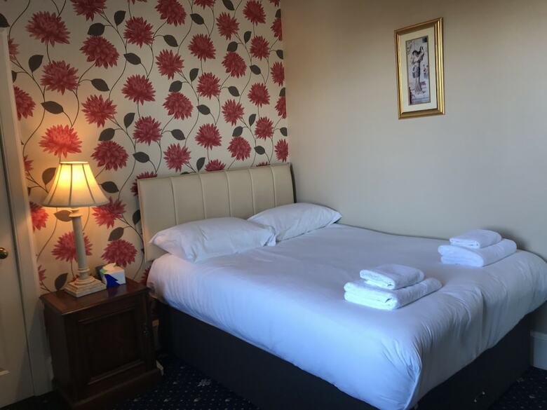 Hostal Alexander Guest House