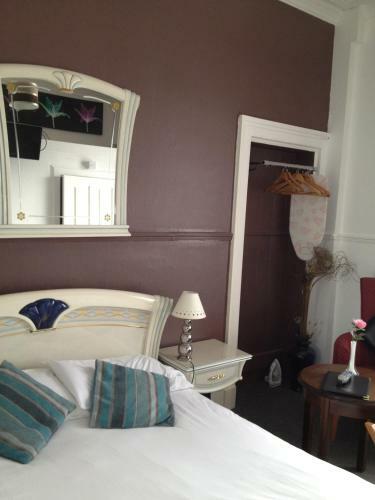 Hostal Edinburgh Thistle Guest House