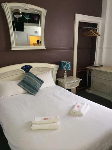 Hostal Edinburgh Thistle Guest House