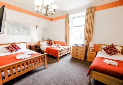 Hostal Balmore Guest House