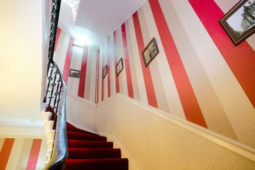 Hostal Balmore Guest House
