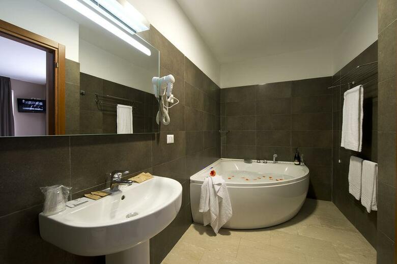Oasi Village Hotel