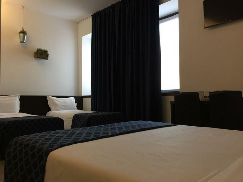 Esco Hotel