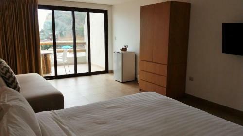 Hotel Baja Monta�ita