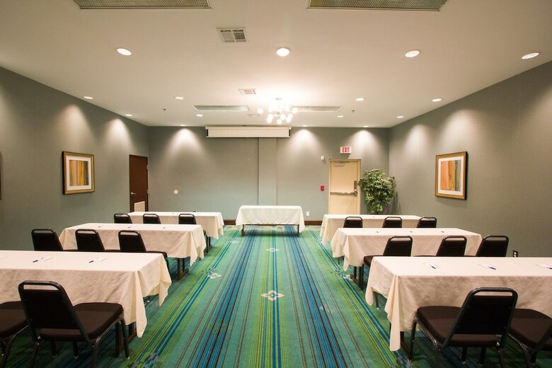 Holiday Inn Express Hotel & Suites Nacogdoches