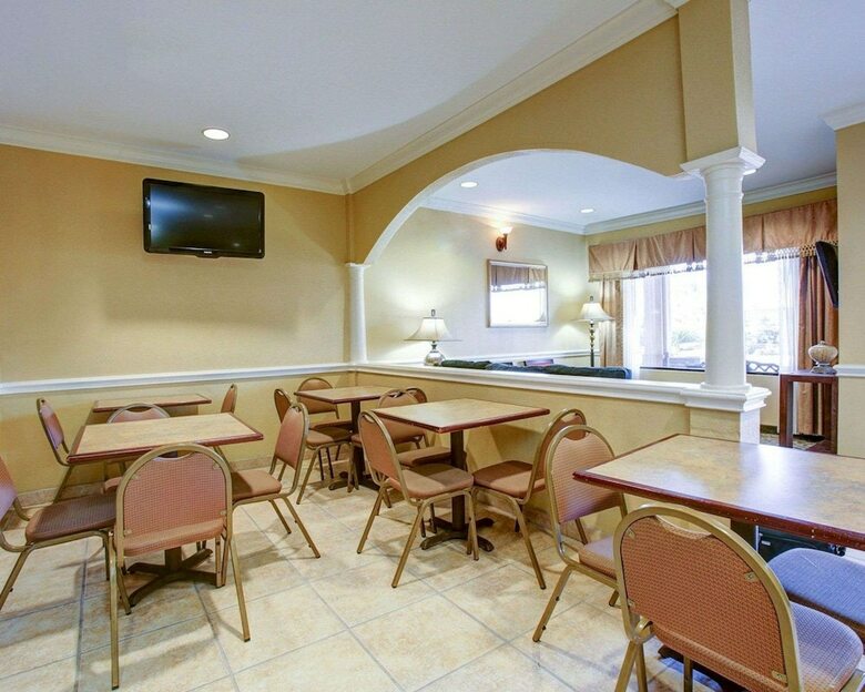 Hotel Comfort Suites Brenham