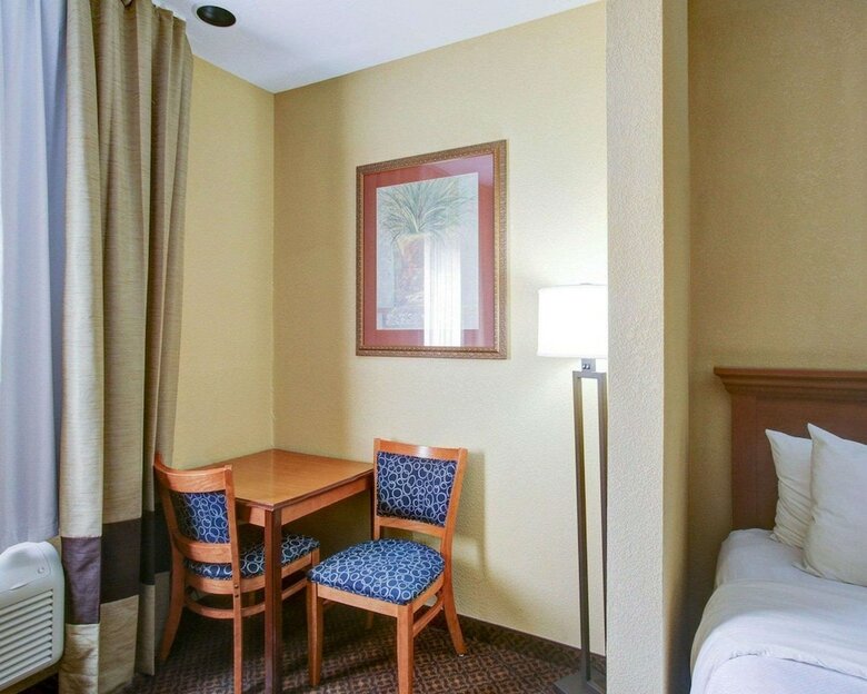 Hotel Comfort Suites Brenham