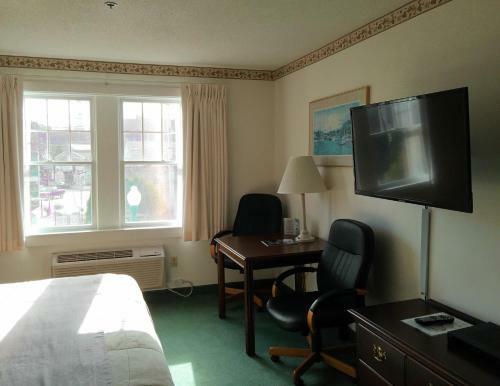 Camden Riverhouse Hotel And Inn