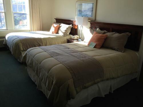 Camden Riverhouse Hotel And Inn