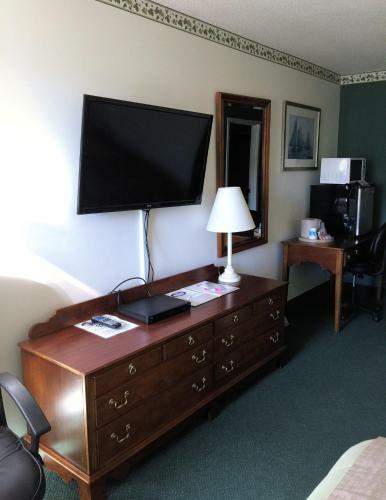 Camden Riverhouse Hotel And Inn