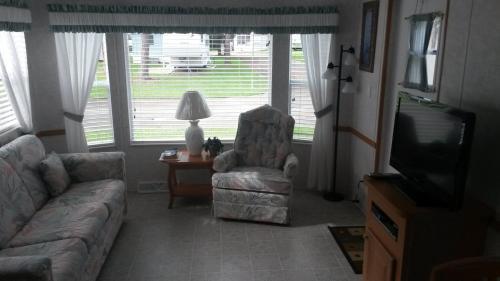 Lodge Road Runner Travel Resort