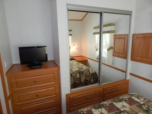 Lodge Road Runner Travel Resort