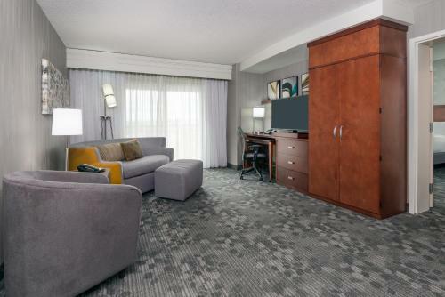 Hotel Courtyard By Marriott Buffalo Airport