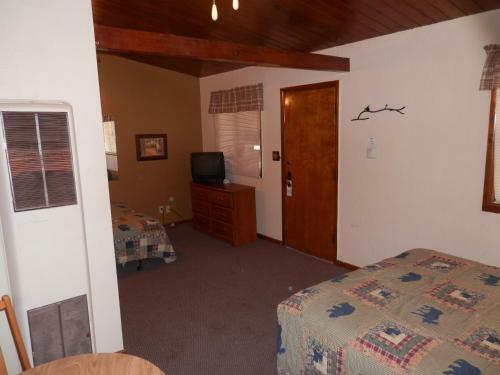 San Juan Motel & Cabins
