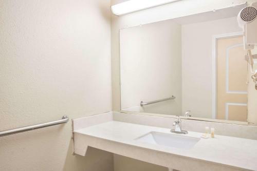 Motel Days Inn Bastrop