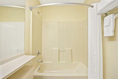 Hotel Microtel Inn And Suites By Wyndham - Cordova