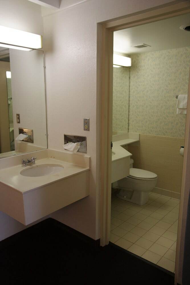 Hotel New Stanton Garden Inn