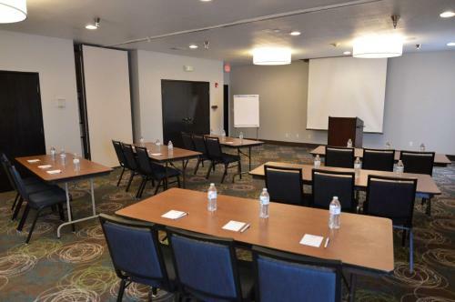 Holiday Inn Express Hotel & Suites Liberal
