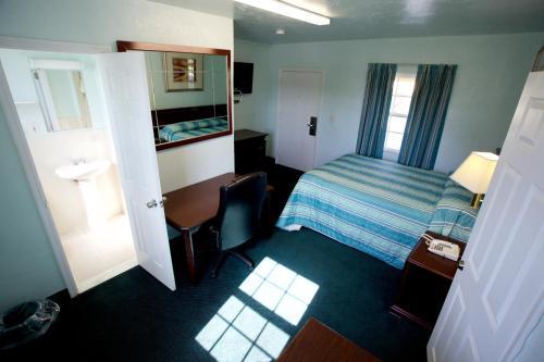 Tropical Palm Motel